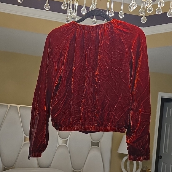 BCBGMaxAzria Red Velvet Pantsuit 2 Pieces Rayon and Silk. - Picture 5 of 16